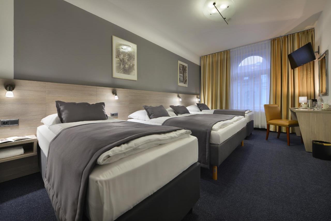 Quadruple Room,1414132295:JPEG